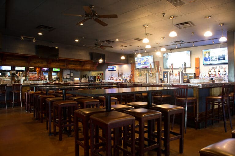 Bars in Chantilly VA: 8 Best Places to Visit for a Fun Night Out - CrossroaDs Bars In Chantilly VA 768x512